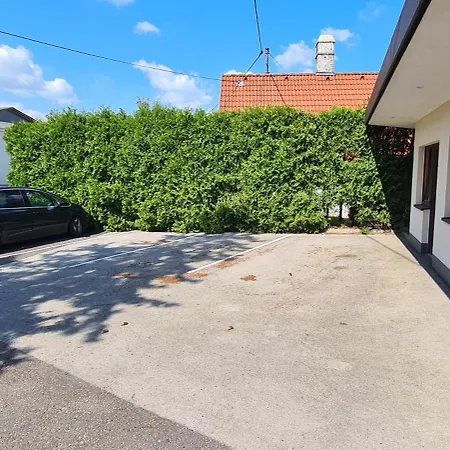 Apartment Wiesenglueck *